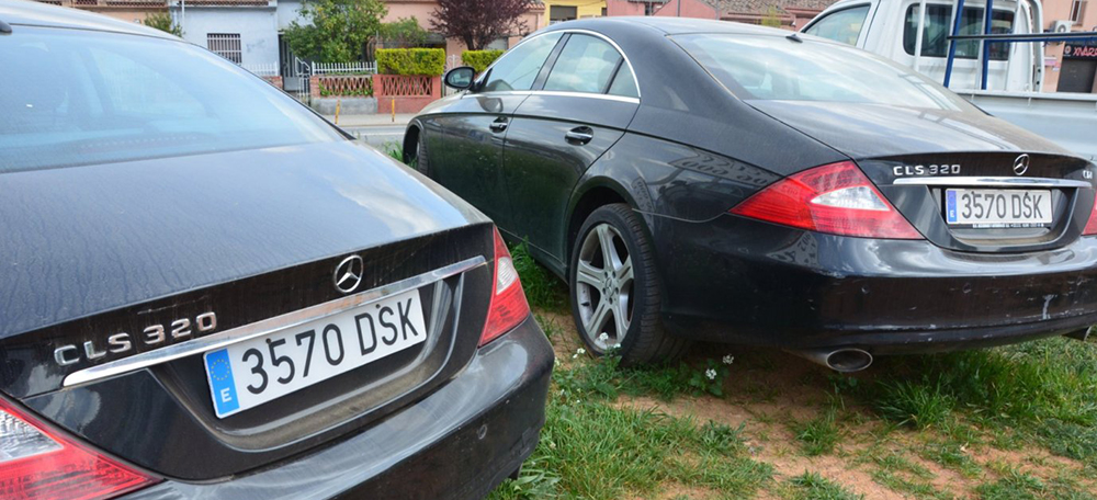 Els Mossos de Sabadell troben dos vehicles bessons Foto portada: els vehicles, a Torreguitart.