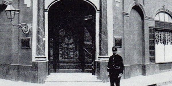 Foto portada: seu del Banc de Sabadell a Buenos Aires (Argentina) a finals del segle XIX.