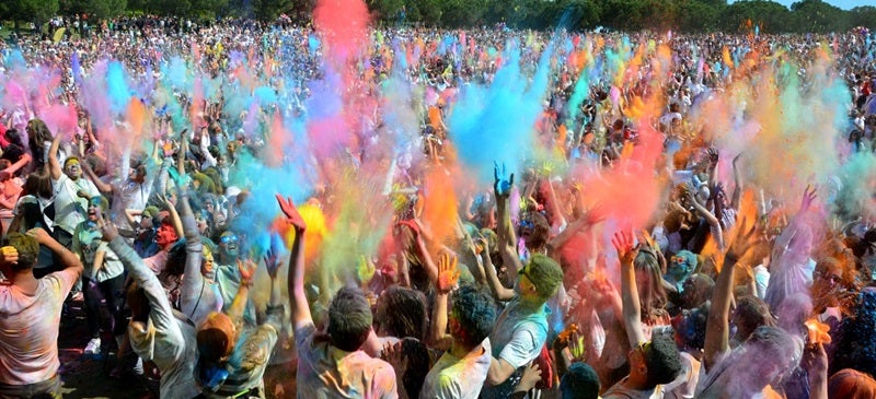 Foto portada: llançament de colors, aquest diumenge. Autor: David B. 