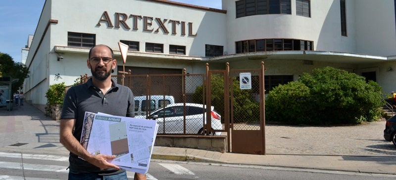 Foto portada: Serracant, davant l'Artextil. Autor: J.d.A. 