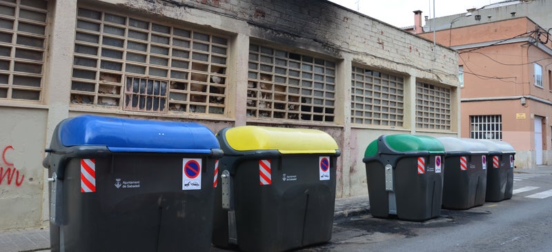 Crema contenidors Creu Barberà. Autor: David B.