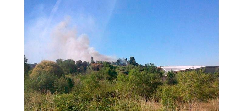 Foto portada: incendi, aquest dimarts a la tarda. Autor: E.Beltran / cedida. 