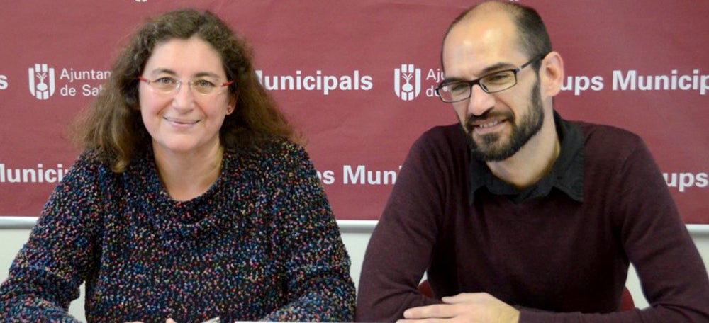Foto portada: la portaveu de l'Entesa, Virgínia Domínguez, i el regidor Maties Serracant. Autor: David B. 