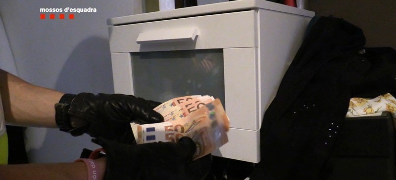 Foto portada: efectiu en un dels escorcolls. Autor: Mossos / cedida. 