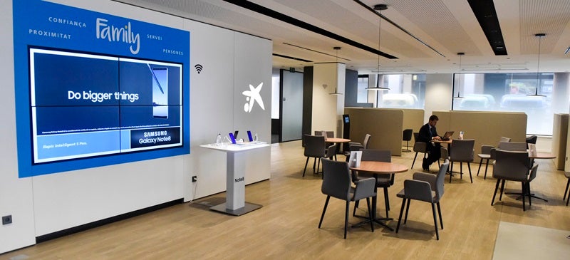 Foto portada: l'oficina Store de CaixaBank a la Rambla. Autor: Caixabank / cedida.