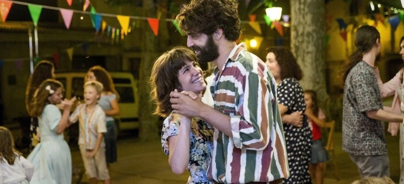 Foto portada: un fotograma d'Estiu 1993'. 