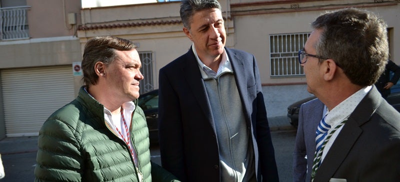 Foto portada: el portaveu del PP a Sabadell, Esteban Gesa, Garcia Albiol i el president de la Hermandad Rociera Virgen de Gracia. Autor: J.d.A. 