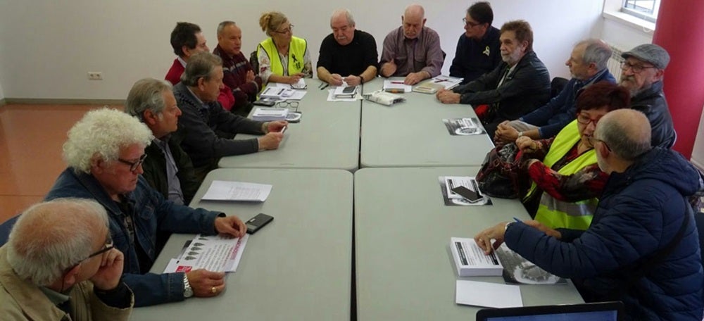 Foto portada: constitució de la Taula Social d'Entitats. Autor: cedida. 