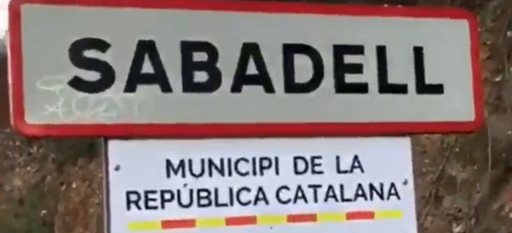 Foto portada: la placa, encara amb l'acció del CDR vistosa. 