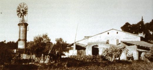 Una altra imatge de la masia de Can Deu. Autor: FACS.