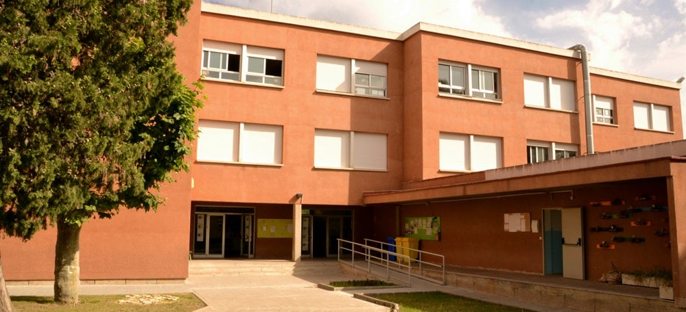 Foto portada: l'escola Sant Julià. Foto via gencat.