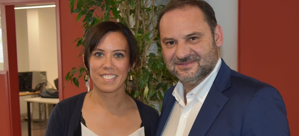 Foto portada: Marta Farrés i José Luis Ábalos, a Barcelona. Autor: PSC / cedida. 