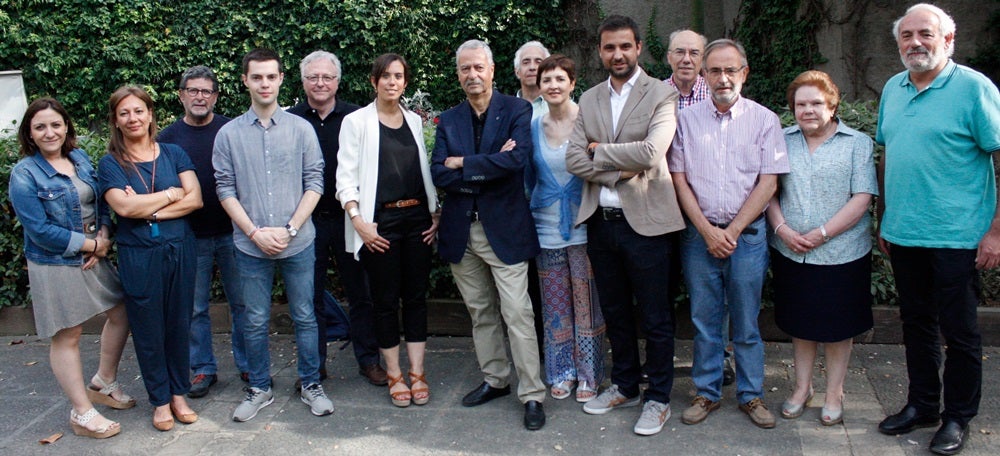 Foto portada: alguns dels membres del comitè, aquesta tarda. Autor: PSC. 