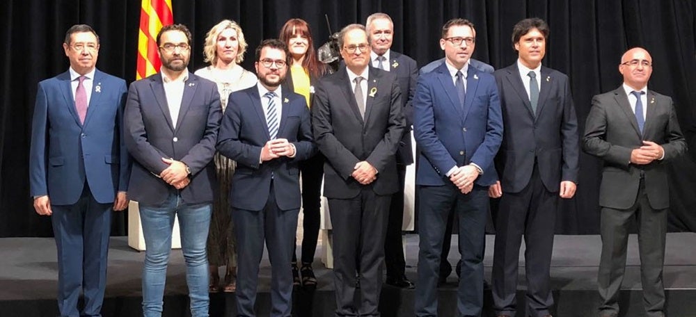 Fernàndez, el segon per l'esquerra, en l'acte de possessió com a delegat del govern de la Generalitat a Catalunya. Autor: cedida.