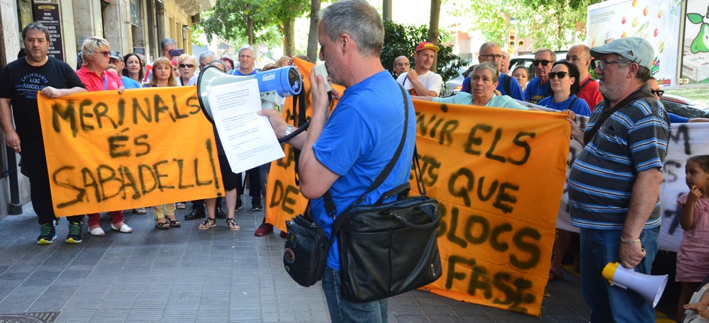 Concentració davant de la seu d'Habitatge. Autor: David B.