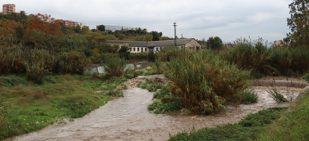 Foto portada: el riu ripoll amb més cabal de l'habitual al seu pas per Sabadell. Autor: ACN. 