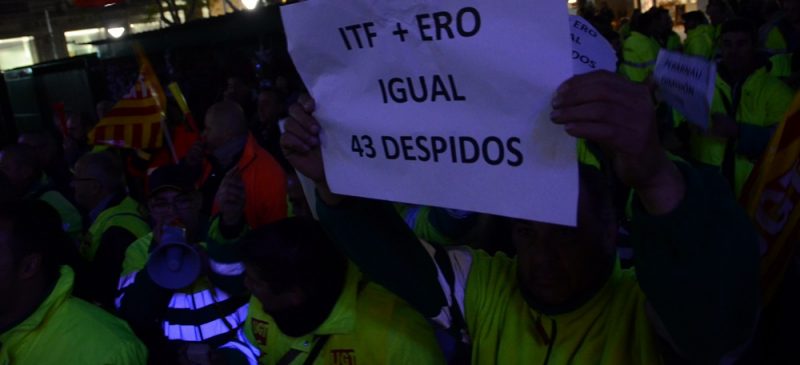 Protesta del comité de empresa ante el pleno, la semana pasada. Autor: David B. 