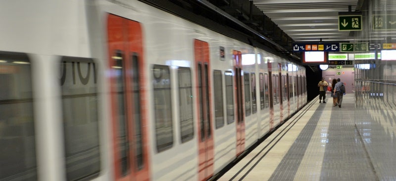 Foto portada: sortida d'un tren, a Sabadell Nord. Autor: J.d.A.