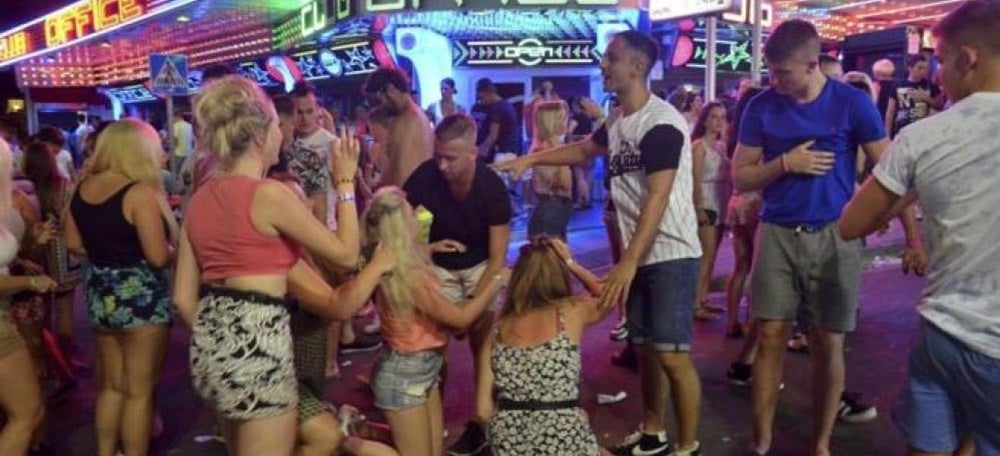 Turistas británicos en Magaluf.