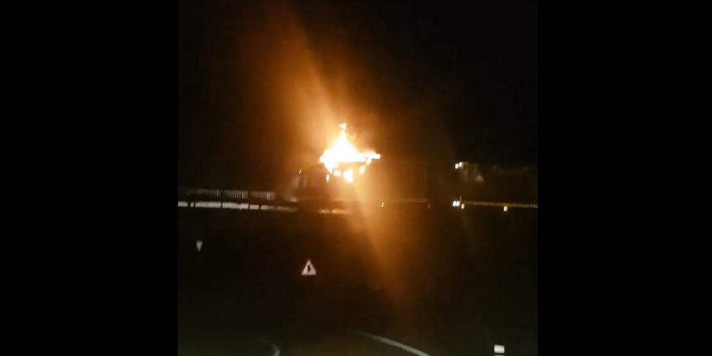 Incendi camió cosmetics. Autor: Anti-radar Catalunya.