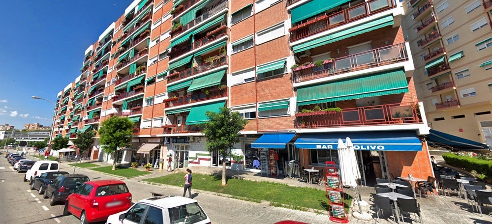 Foto portada: bloc del carrer Font i Sagué on es va produir l'incendi. Autor: Google Street View.