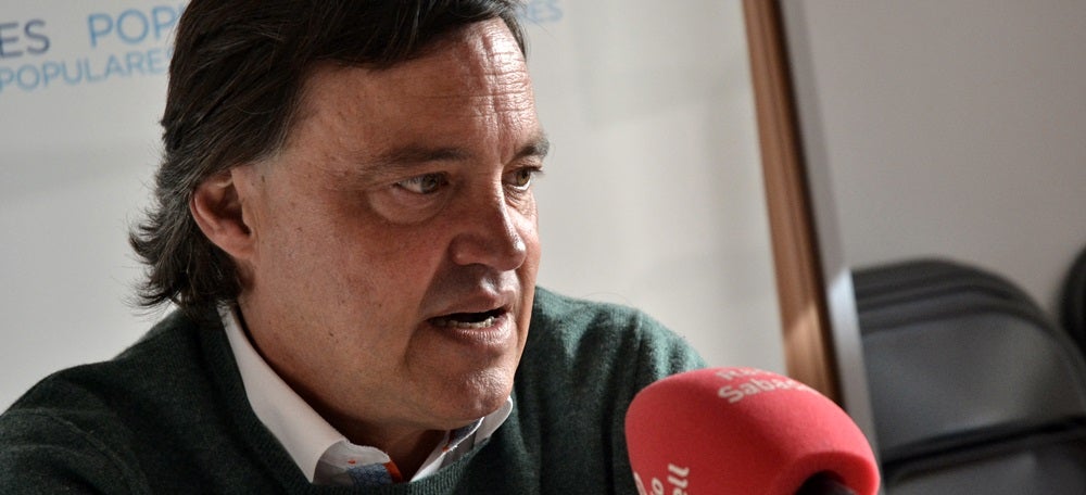 Foto portada: el portaveu del PP, Esteban Gesa, aquest matí. Autor: J.d.A 