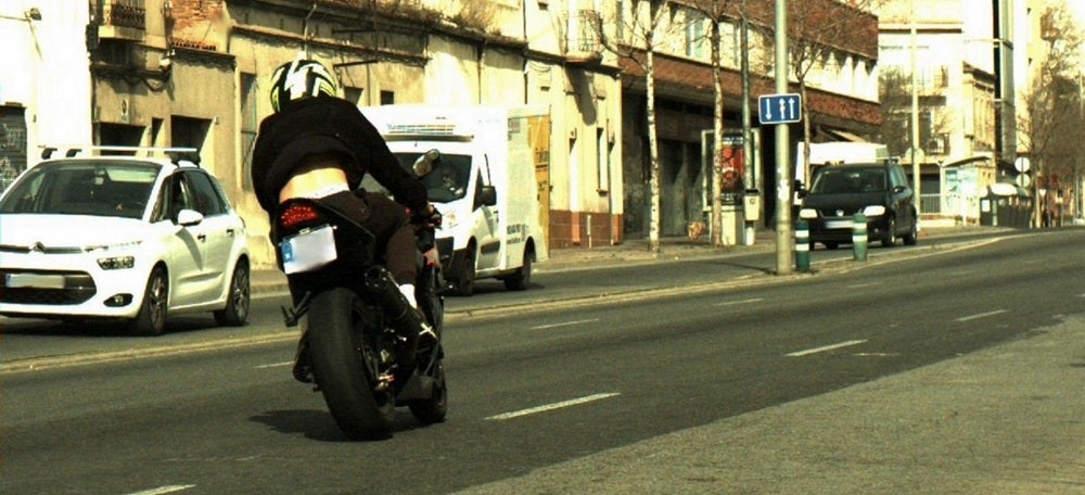 Foto portada: el motorista. Autor: @PoliciaSabadell via Twitter. 