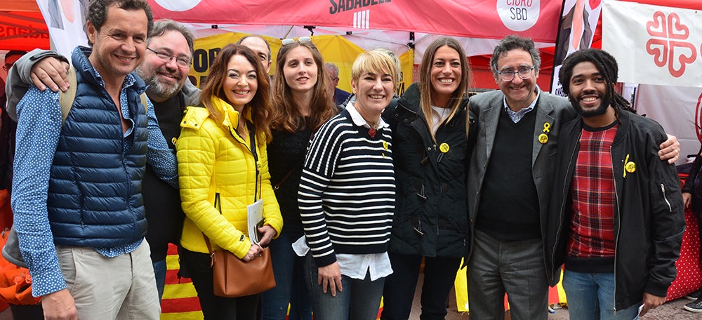 Foto portada: Ciuró i Nogueras, al centre, amb membres de la candidatura. Autor: David B.