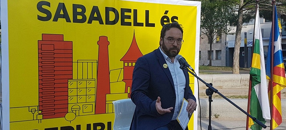 Foto portada: Fernàndez, a l'acte de la Plaça de l'Alcalde Marcet. Autor: cedida.