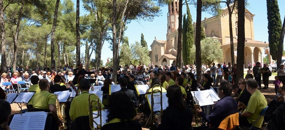 Foto portada: concert de la Banda de Música, aquest migdia. Autor: David B. 