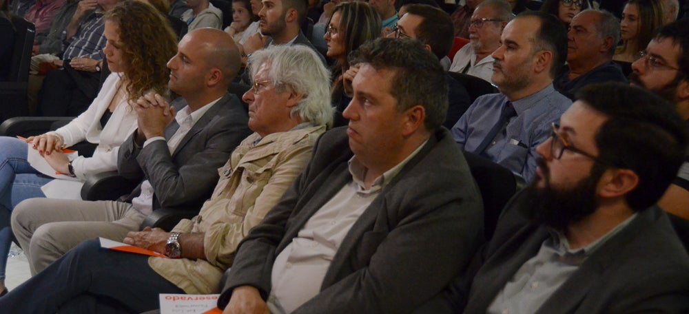 Foto portada: Laura Casado, Adrián Hernández, Javier Nart i els regidors José Luis Fernández i Ramón García. Autor: David B.