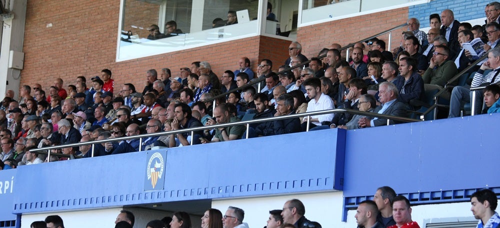 Foto portada: llotja del CE Sabadell, aquest diumenge. Autora: Dihör. 