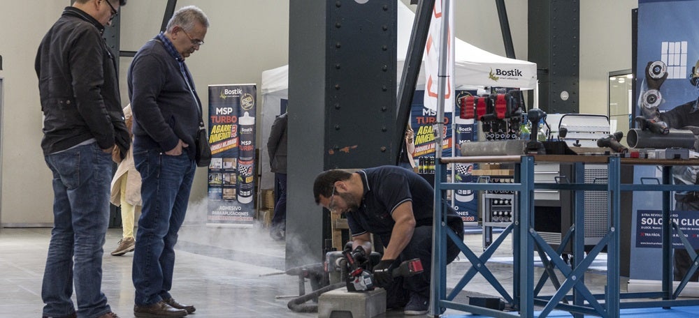 Demostració en viu d'un producte. Autor: M.Tornel.