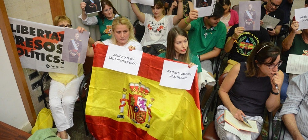 Foto portada: un moment del ple. Autor: David B. 