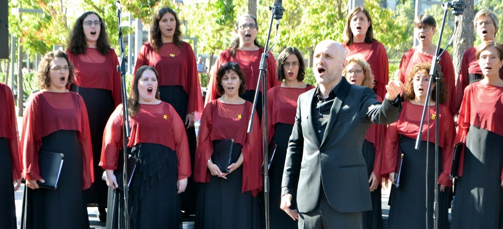 Foto portada: interpretació de l'Himne Nacional de Catalunya, pel cor Lieder Càmara. Autor: J.d.A.
