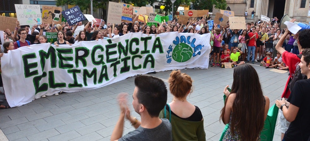 Foto portada: un moment de la manifestació. Autor: David B.