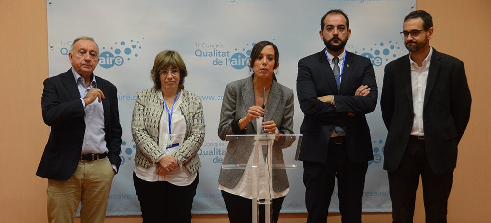 Foto portada: atenció als mitjans del primer Congrés sobre la Qualitat de l'Aire. Autor: David B.