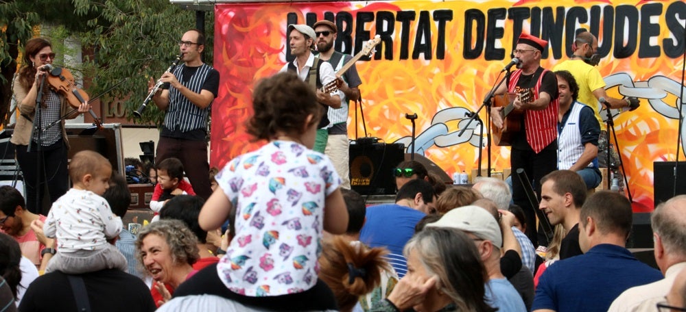 Imatge general d'una de les actuacions a Sabadell en la jornada de solidaritat amb els detinguts el 23-S. Imatge del 20 d'octubre del 2019. (horitzontal)