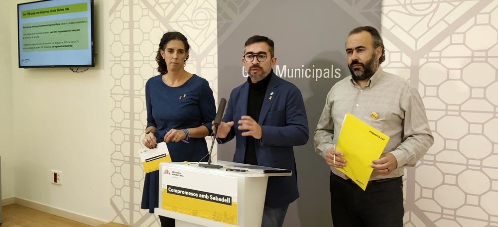 Foto portada: els regidors republicans Èlia Soriano, Gabriel Fernàndez (portaveu) i Raúl Garcia Barroso. Autor: J.d.A