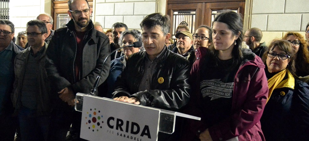 Els representants de la Crida denunciant una campanya en contra seva. Autor: J.d.A. 