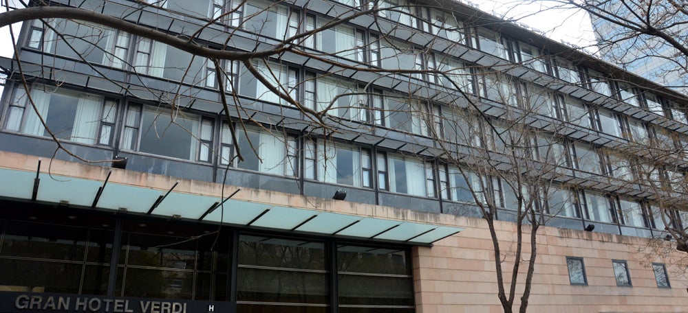 Foto portada: l’hotel Verdi acull una vintena d’hospitalitzats per Covid-19 de Sabadell. Autor: David B.