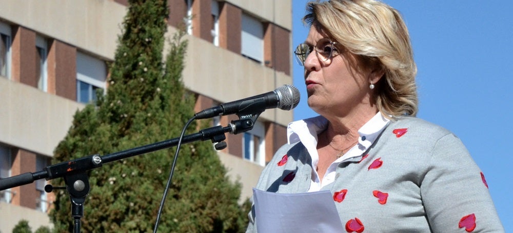 Foto portada: Núria Aymerich, durant l'acte d'homenatge a les dones del tèxtil. Autor: J.d.A. 