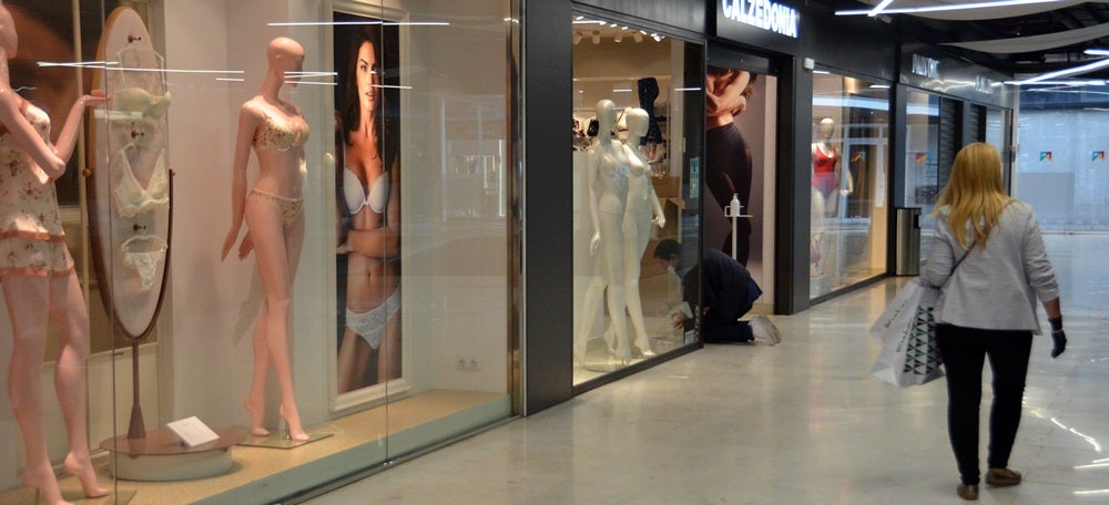 Foto portada: el centre comercial Paddock, tancat des de dissabte. Autor: J.d.A.