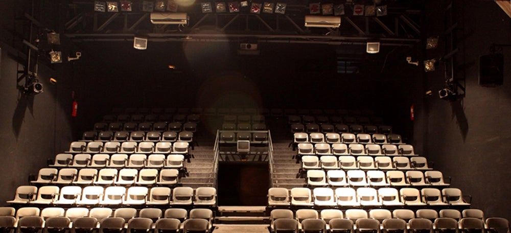 Un moment de l'ofrena floral amb els portaveus municipals. Autor: David B.