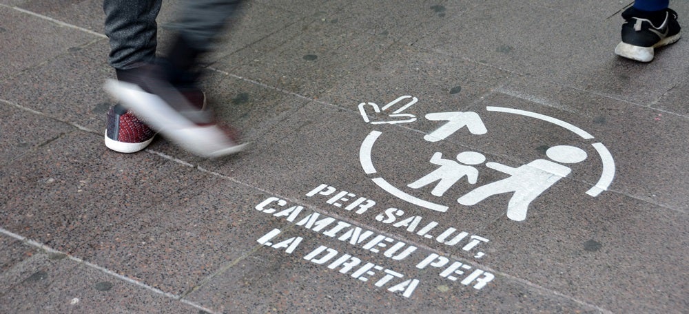 Camineu per la dreta. Autor: David B.