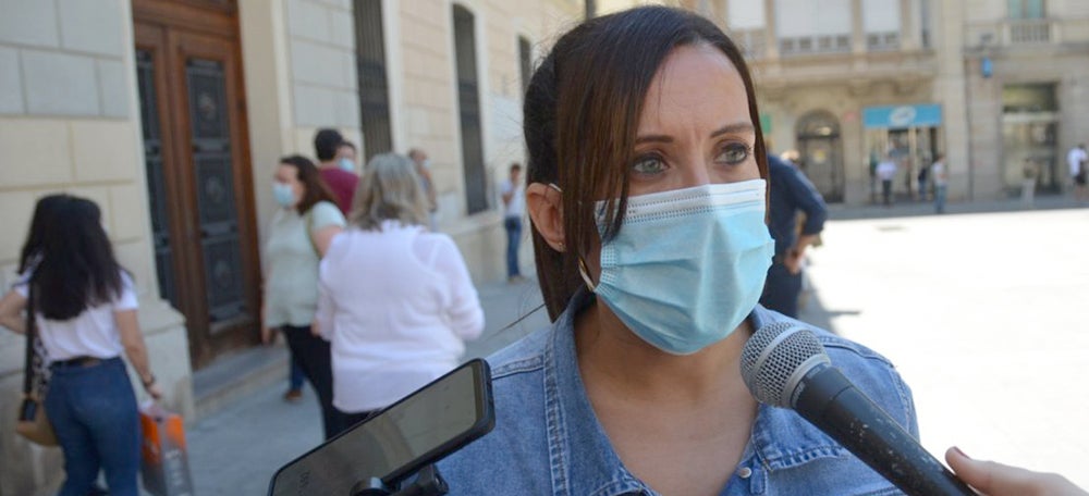 Marta Farrés atenent els mitjans. Autor: David B.