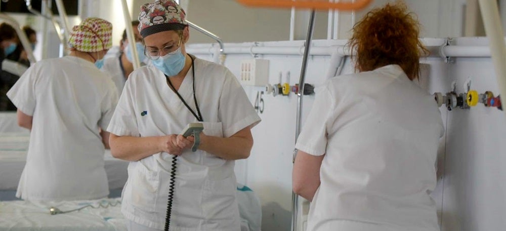 Foto portada: personal del Parc Taulí, el passat diumenge. Foto: @salutcat via Twitter.