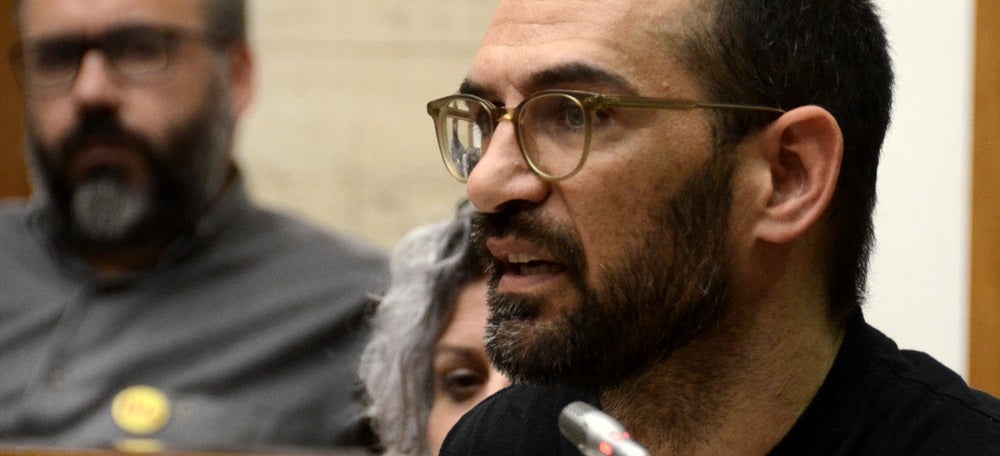 Foto portada: Maties Serracant, en un ple abans de la pandèmia. Autor: David B. 