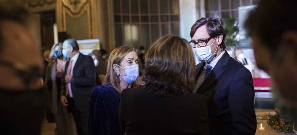 Foto portada: Ana Pastor i Salvador Illa. 