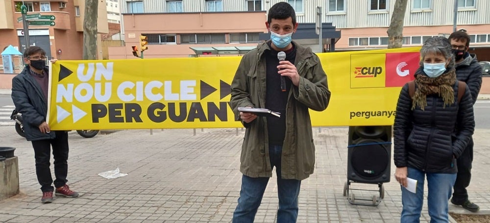 Foto portada. Xavier Pellicer, aquest diumenge a les portes del CUAP Sant Fèlix. Autor: David B.
WhatsAppFacebookTwitterCompartir